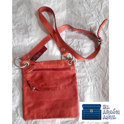 Morral cartera color coral o salmón como usada