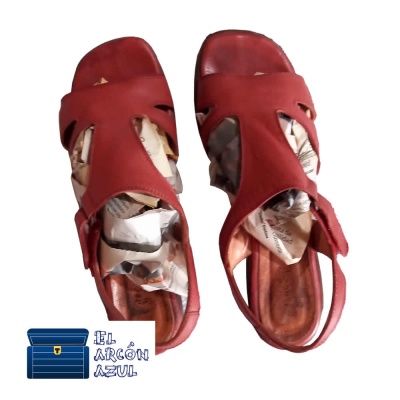 Sandalias talle 36 color coral o salmón usadas